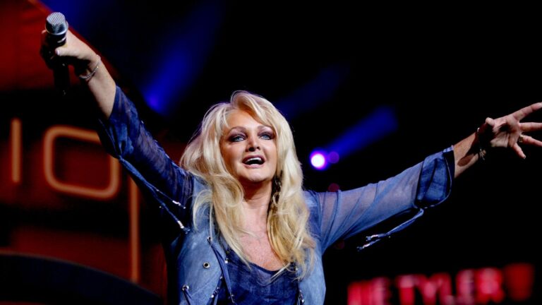 Bonnie Tyler, the Husky Voice Behind “Total Eclipse of the Heart”, Dies at 75