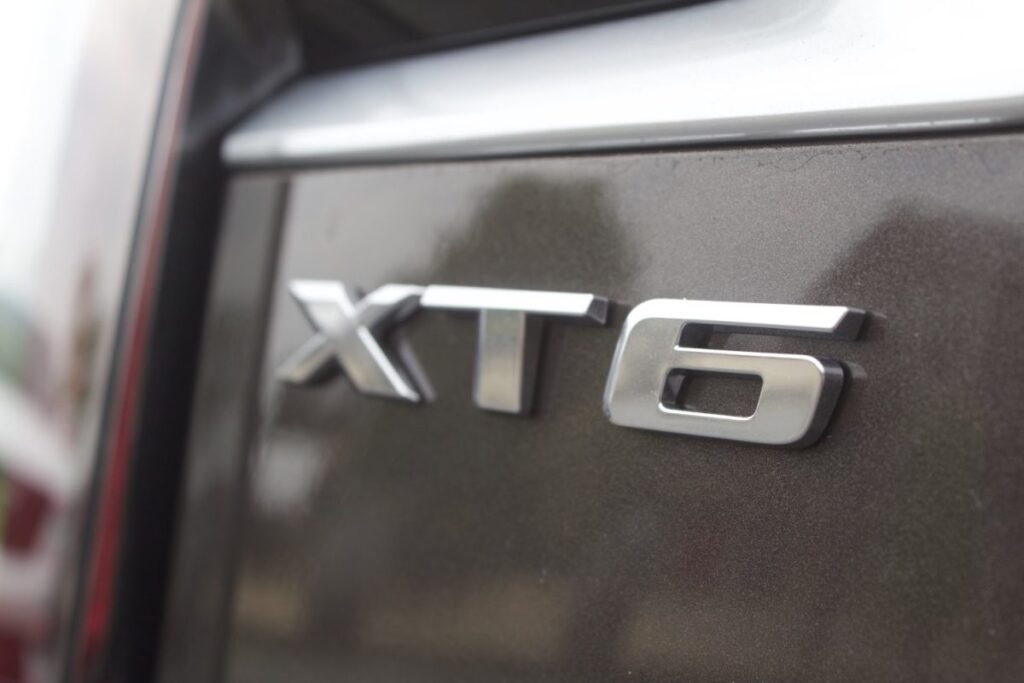 GM yangi avlod Cadillac XT6 ishlab chiqarilishini tasdiqladi