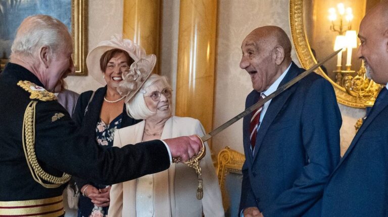 Wigan Warriors legend Sir Billy Boston dies aged 92