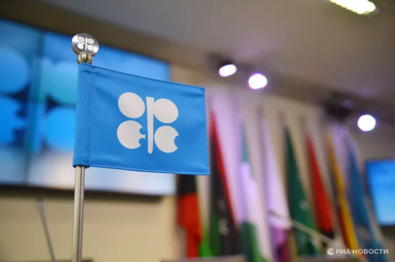 Нефти станет больше: в ОПЕК+ договорились увеличить добычу с сентября