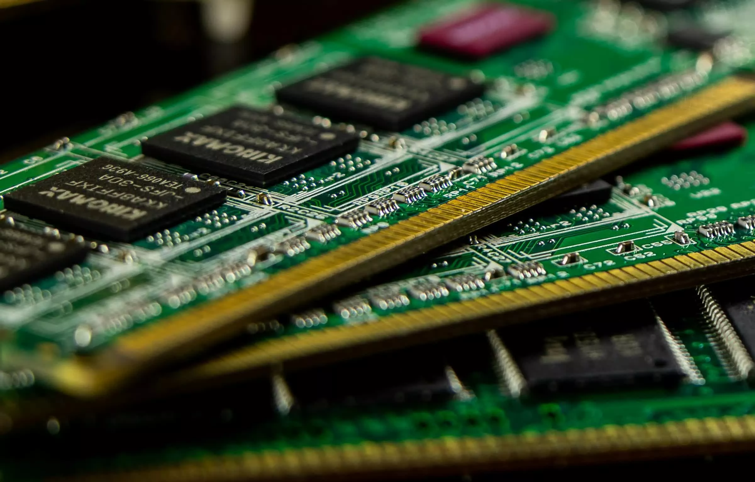 Apple races to secure memory supplies ahead of iPhone 18 launch