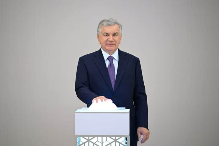 Президент запустил 12 проектов в Хорезме на $176 млн