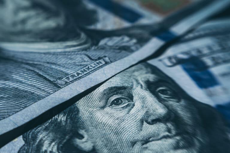 Dollar yana tushdi: 26-avgust uchun valyutalar kursi e’lon qilindi