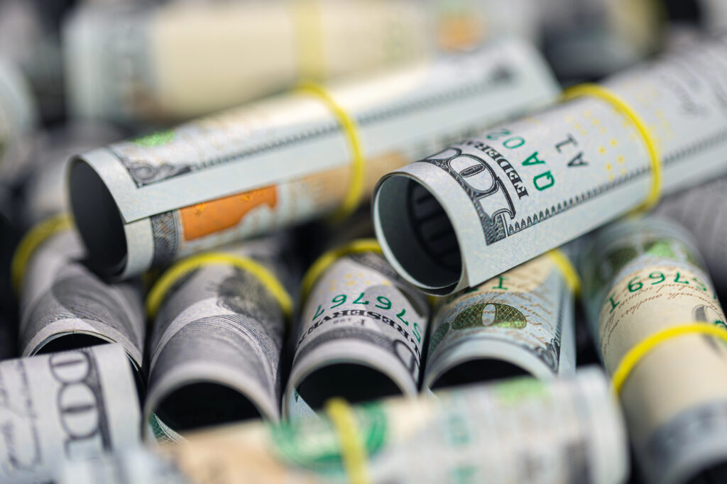 Dollar oshdi: 4-avgust uchun valyutalar kursi e’lon qilindi