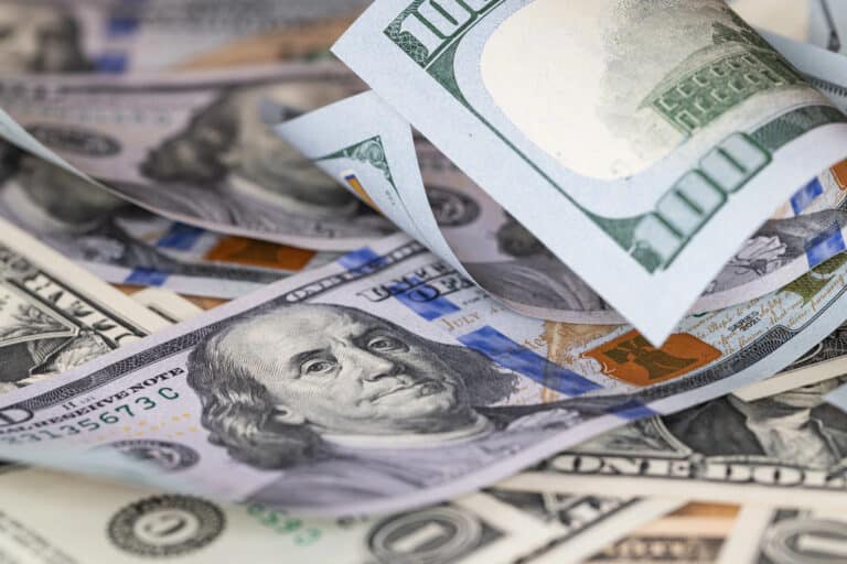 Dollar yana tushdi: 20-avgust uchun valyutalar kursi e’lon qilindi