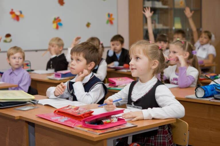 Языковые курсы организуют в Приморье для детей узбекских мигрантов