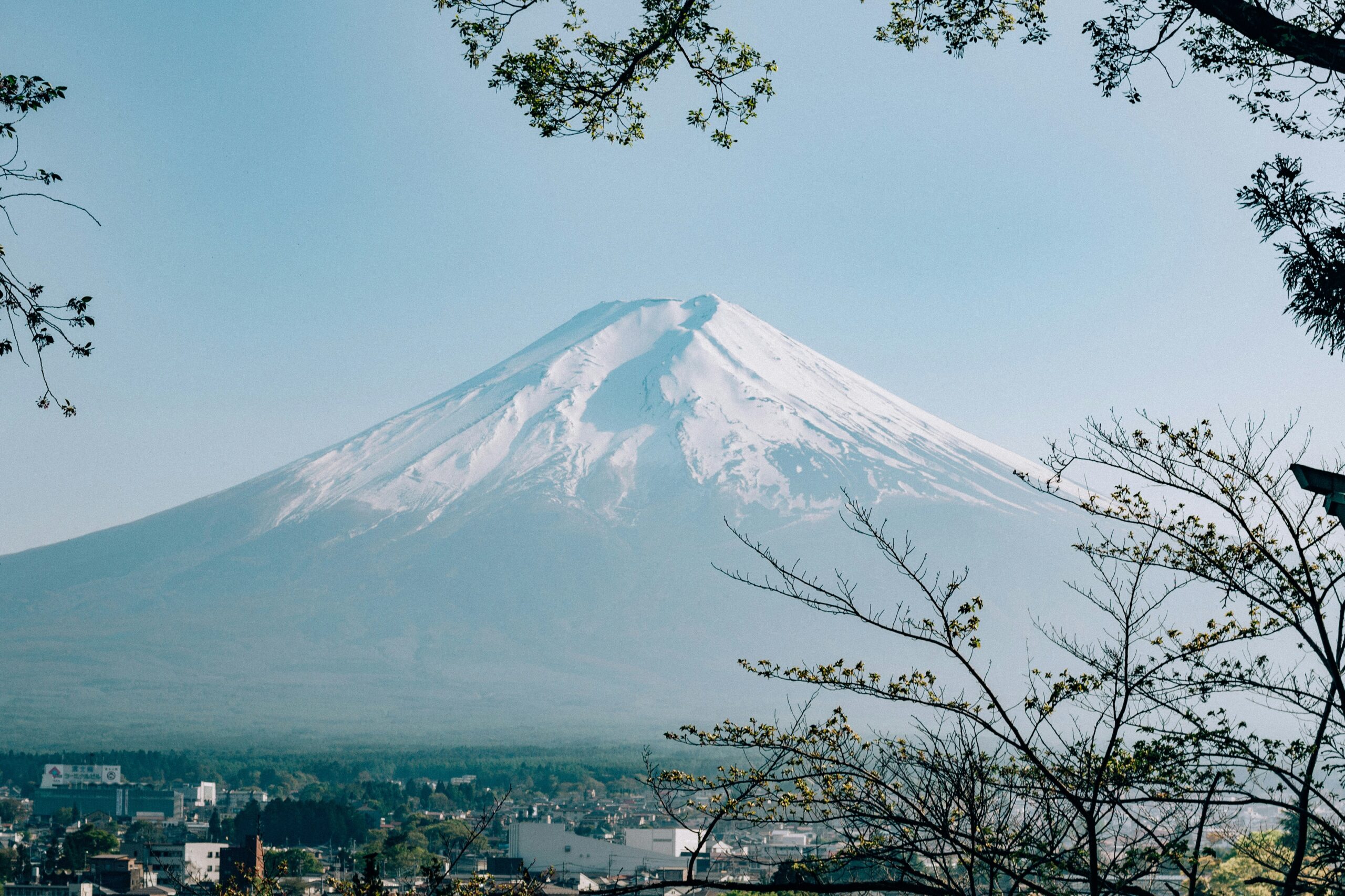 Father abandons tired 7-year-old son on Mount Fuji climb