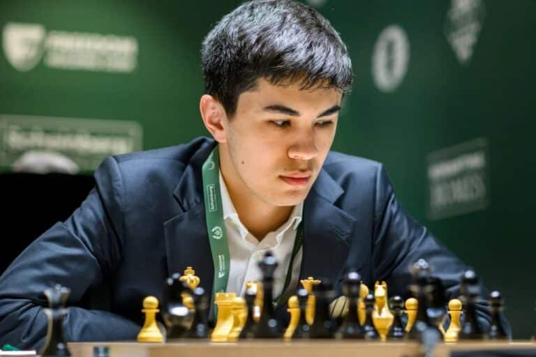 Полшага до финала: Жавохир Синдаров стал третьим на Кубке Синкфилда
