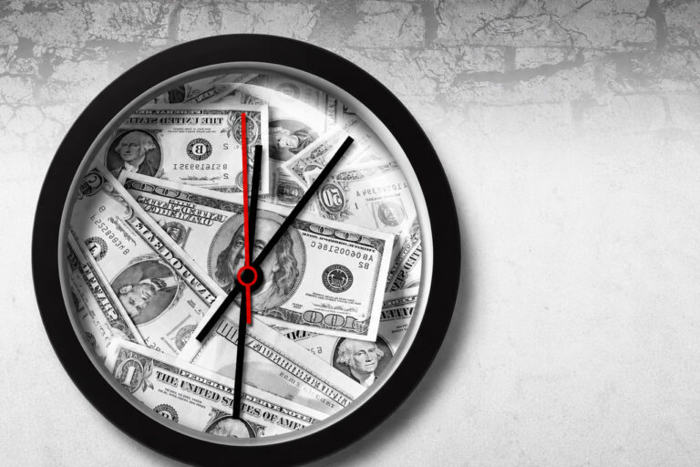 Dollarni kutish vaqti uzaydi: kurs 17:30 da chiqadi