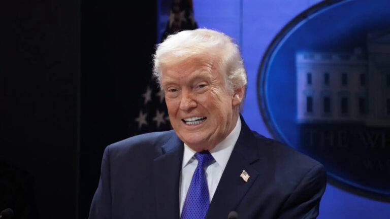 Donald Tramp AQSh eksporti 200 mlrd dollardan oshganini aytdi
