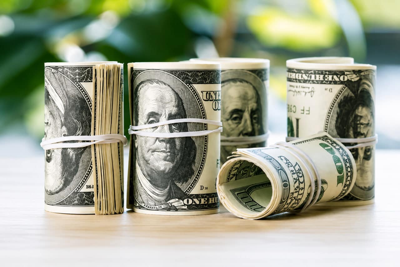 Dollar kursi hafta davomida keskin o‘zgardi — tahlil