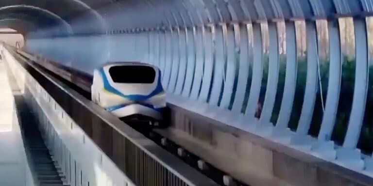 Xitoy poyezdi 5,3 soniyada 800 km/soatga tezlashdi — rekord