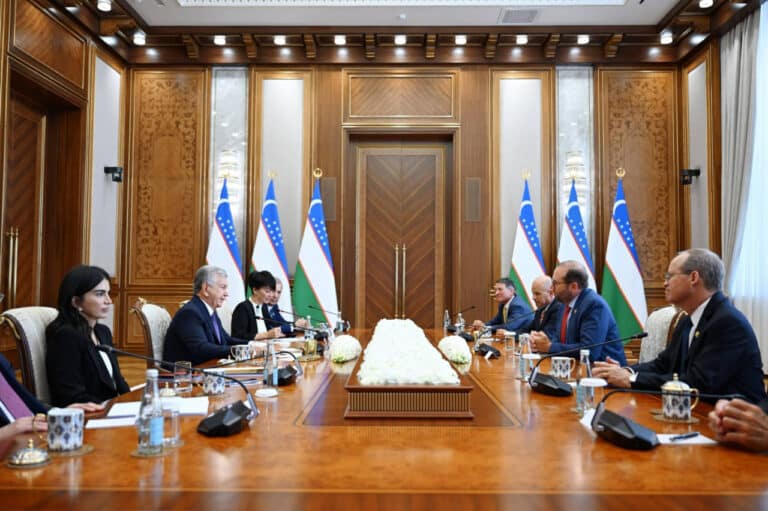 Uzbek president talks trade with US congressmen