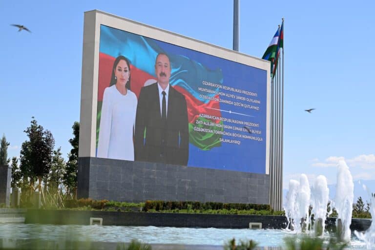Ilhom Aliyev O‘zbekistonda qanday kutib olindi — foto