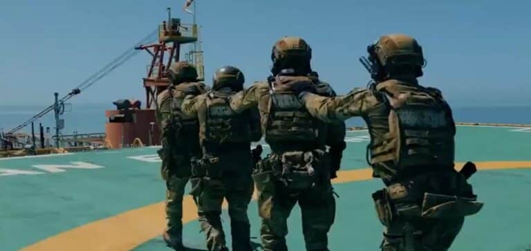 Kazakhstan tells Caspian oil firms to host armed security teams 