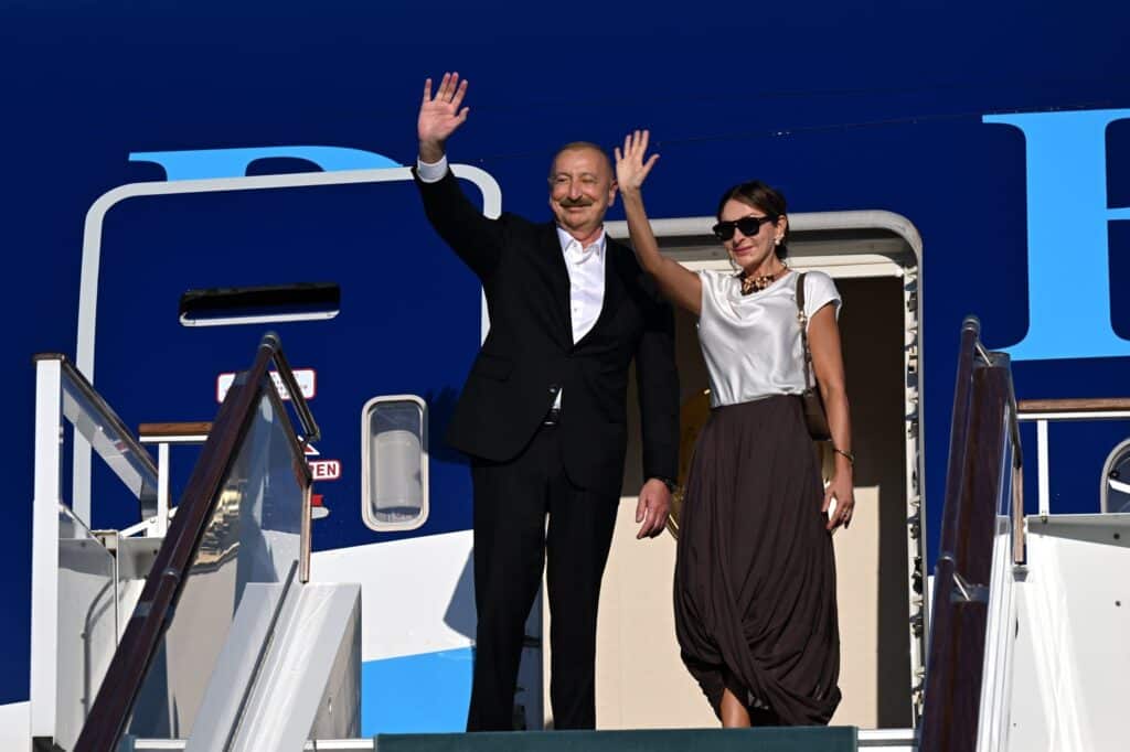 «Xayr, Buxoro». Aliyev va ayoli Ozarbayjonga qaytib ketdi