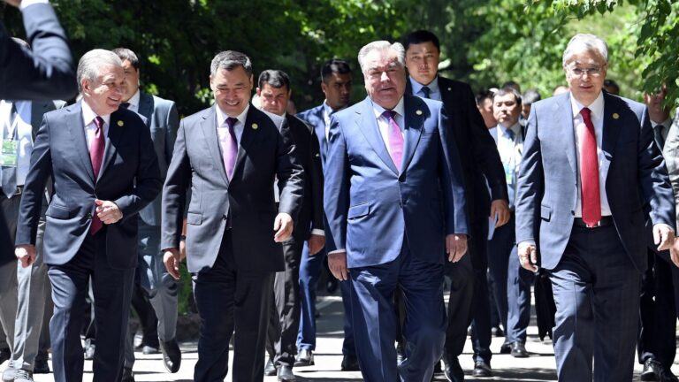 Mirziyoyev Seulga boradi: Janubiy Koreya MO rahbarlarini yig‘yapti