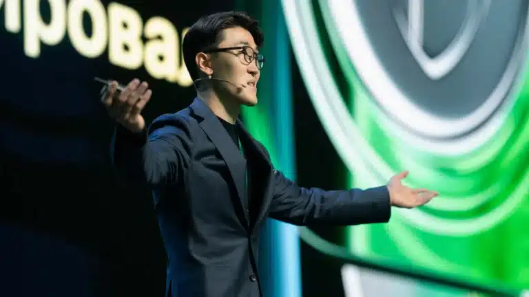 SuperApp: 6 million qozogʻistonlik foydalanadigan ilovani kim rivojlantirmoqda