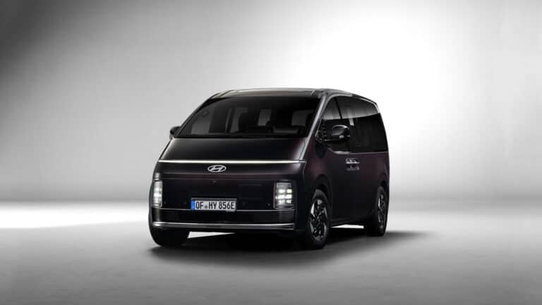Hyundai представила электрическую Staria за $66,5 тыс. с запасом хода 430 км