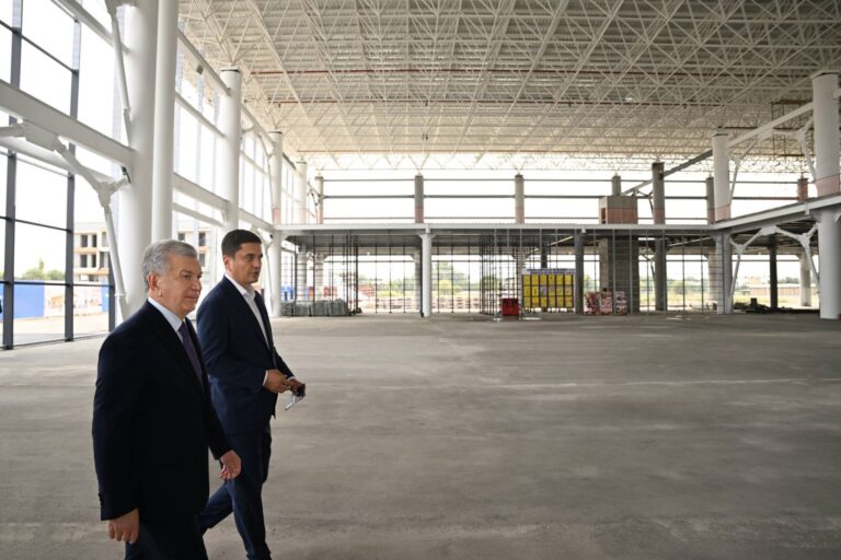 Мирзиёев ознакомился с модернизацией аэропорта Андижана за 1,1 трлн сумов