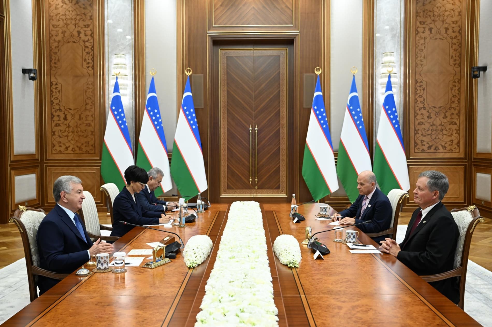 Shavkat Mirziyoyev AQSh senatori bilan nimalarni muhokama qildi