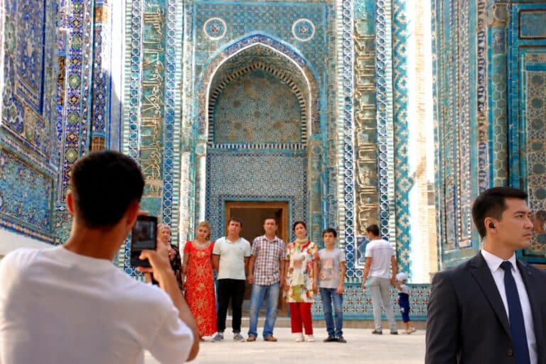 Sightseeing with bodyguard? Uzbekistan eyes close protection for tourists