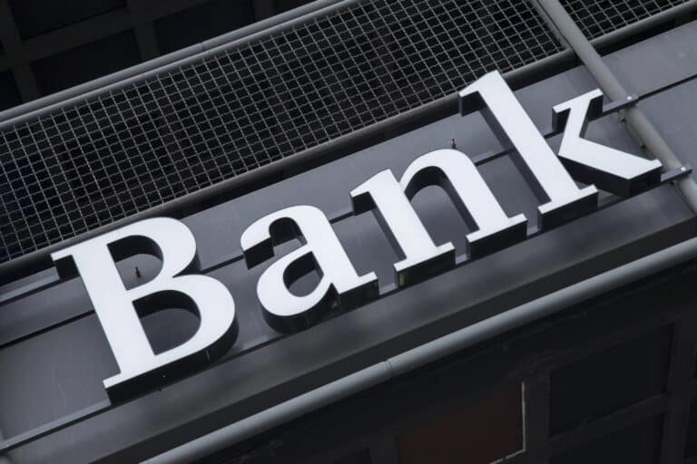 Banklarda ehtimoliy yo‘qotishlar uchun zaxira shakllantirish tartibi belgilandi