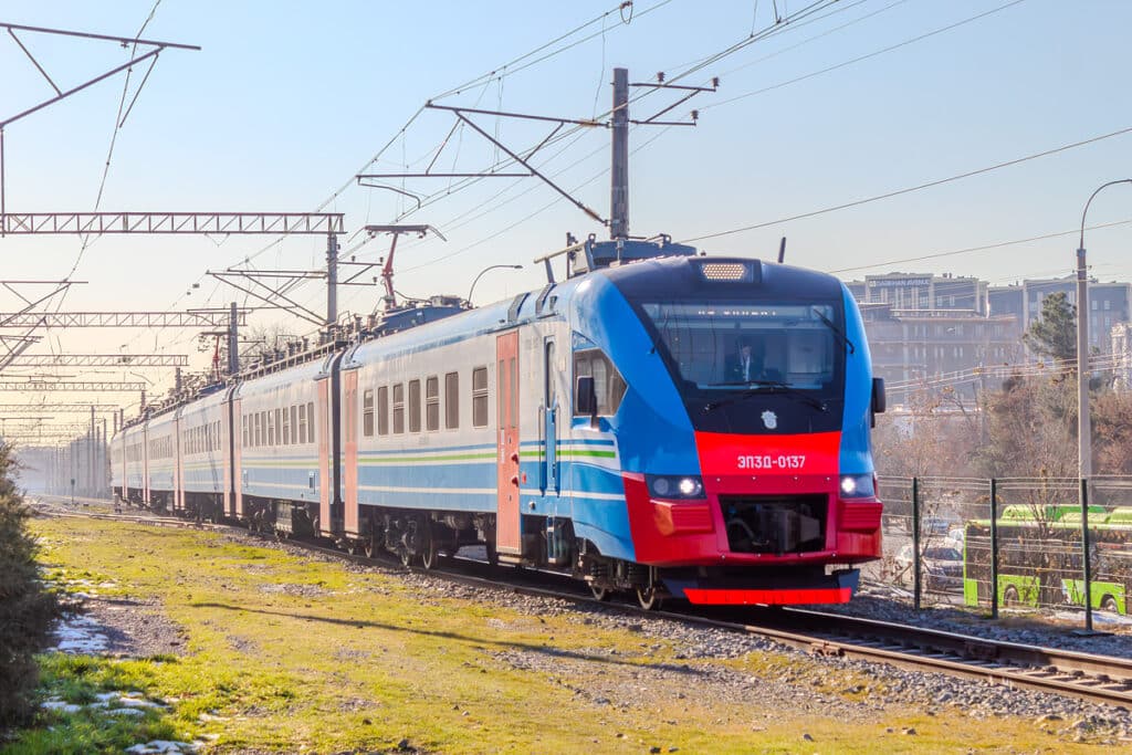 Toshkent – Andijon yo‘nalishida yangi elektropoyezd qatnovi yo‘lga qo‘yiladi