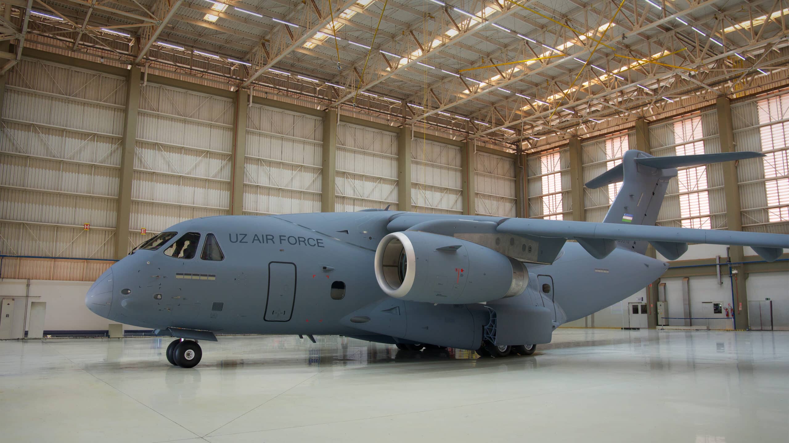 O‘zbekiston ilk C-390 Millennium harbiy samolyotini qabul qilib oldi