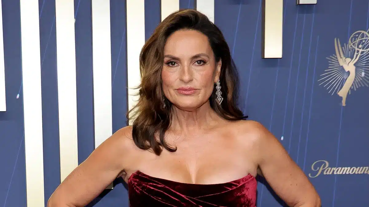 Mariska Hargitay wins two Emmys and pays tribute to Gloria Steinem