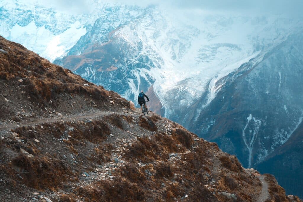 Uzbek cyclist braves Pamir mountains on 3,000km journey to China