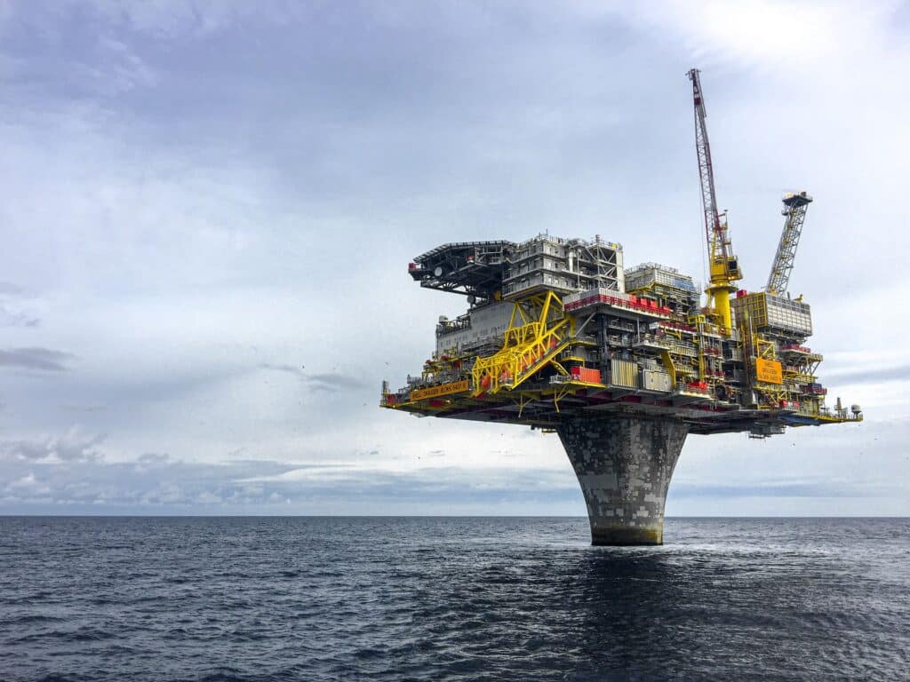 В ОПЕК+ сохранили прежние объемы добычи нефти на октябрь