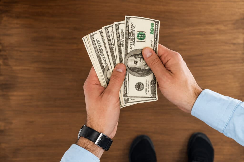Nurotada ishga kiritish uchun 1,5 ming dollar olgan mansabdor ushlandi