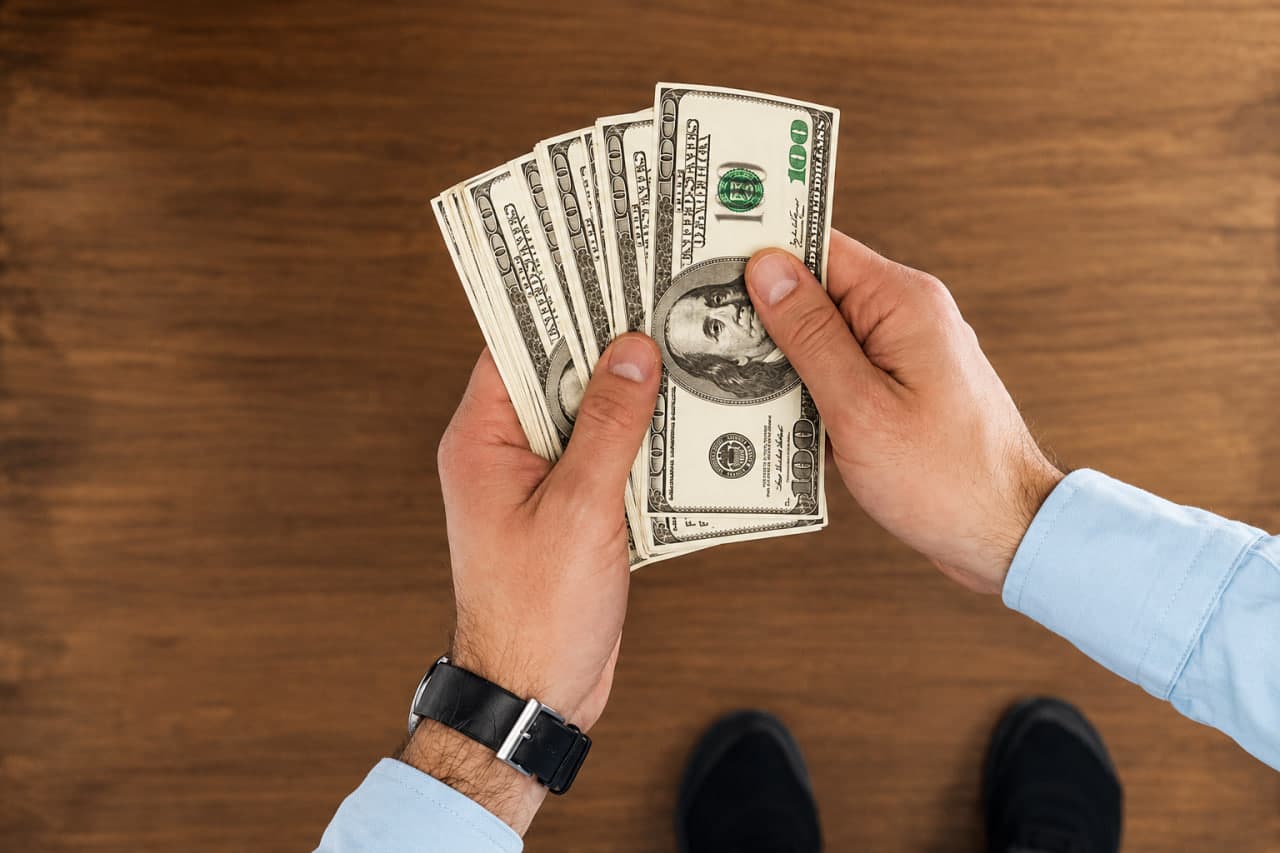 Nurotada ishga kiritish uchun 1,5 ming dollar olgan mansabdor ushlandi