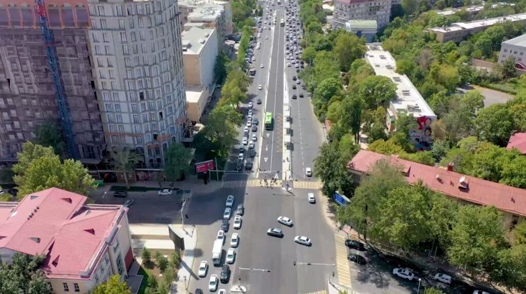 Shahrisabz ko‘chasida 1,2 kilometrlik BRT yo‘lagi ishga tushdi