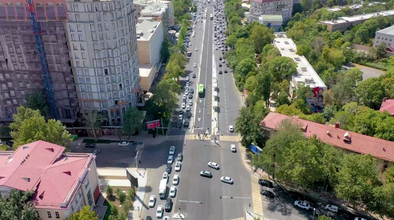 Shahrisabz ko‘chasida 1,2 kilometrlik BRT yo‘lagi ishga tushdi