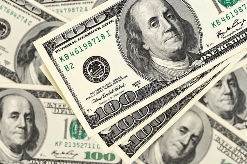Dollar qulay narxda: 9-sentabr kuni qaysi banklarda valyutalarni ayirboshlash mumkin