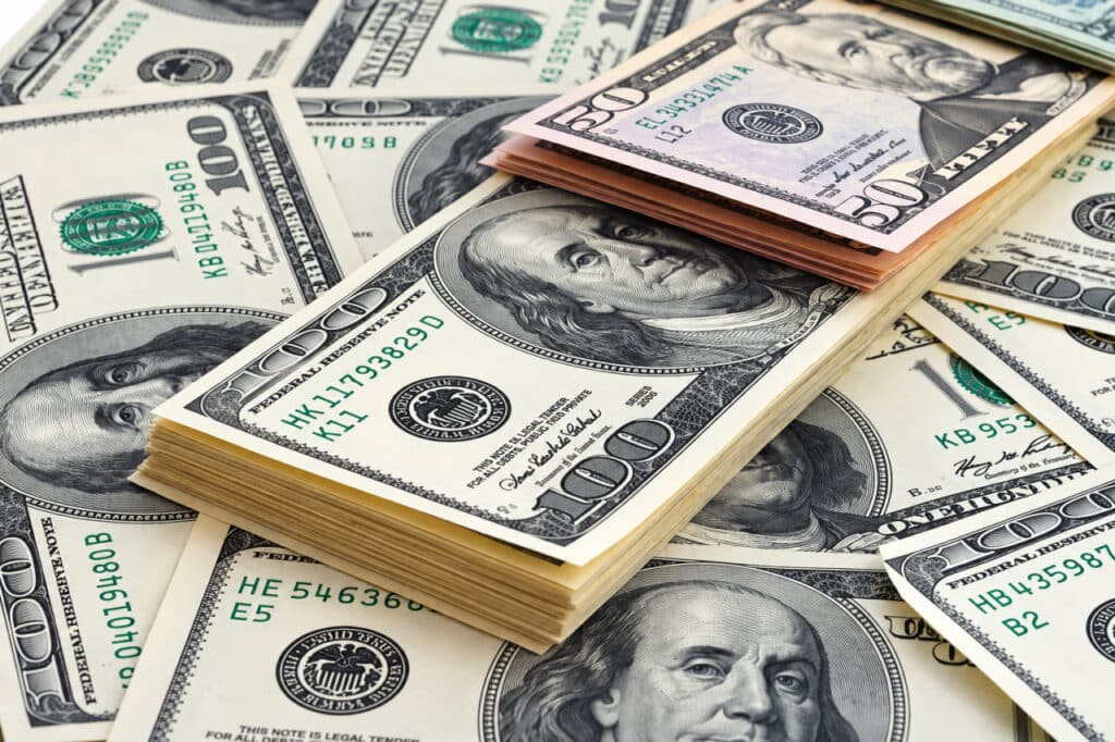 Dollar pasaydi: 10-sentabr uchun valyutalar kursi e’lon qilindi