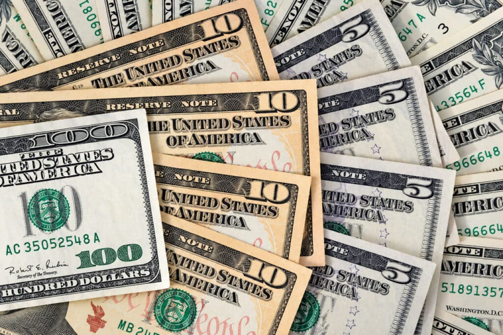 Dollar, yevro, rubl: 10-sentabr kuni qaysi banklarda valyutalarni ayirboshlash mumkin