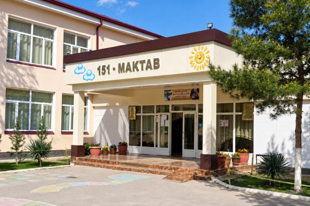 Temir braslet yutishga majburlangan o‘quvchi yuzasidan maktab bayonot berdi