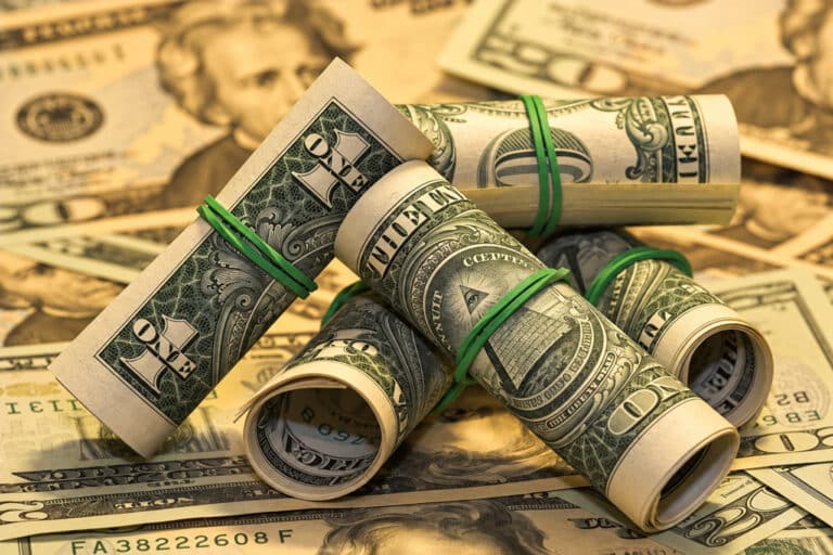 2 so‘m: dollar kursi hafta davomida qanday o‘zgardi