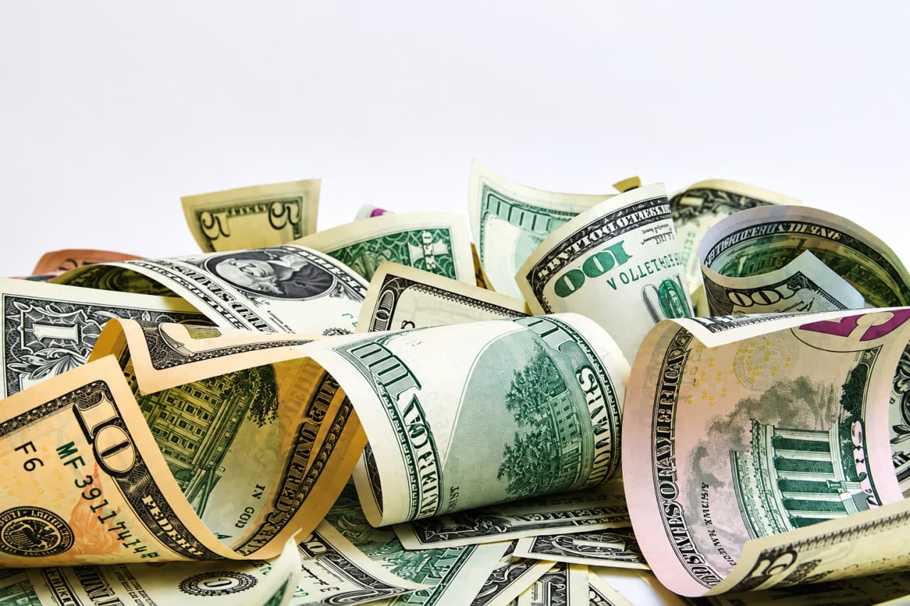 Dollar tushdi: 14-sentabr uchun valyutalar kursi e’lon qilindi