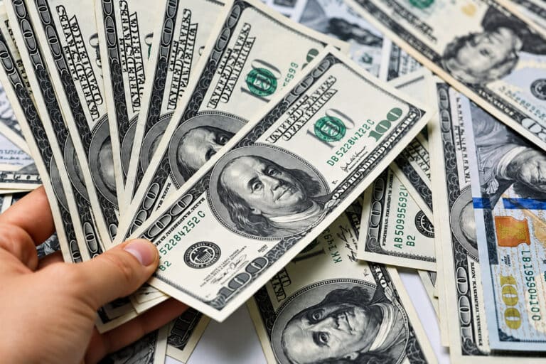 Dollarni qaysi bankda qulay narxda ayirboshlash mumkin