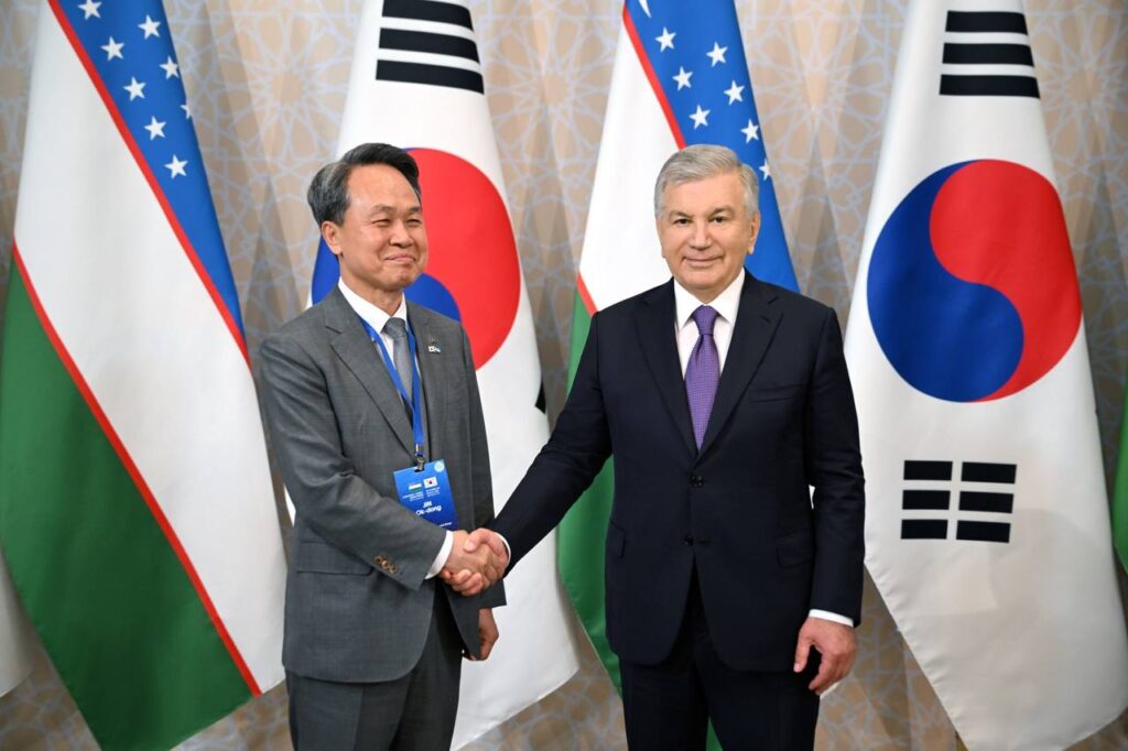 Shavkat Mirziyoyev Shinhan Financial Group rahbari bilan uchrashdi