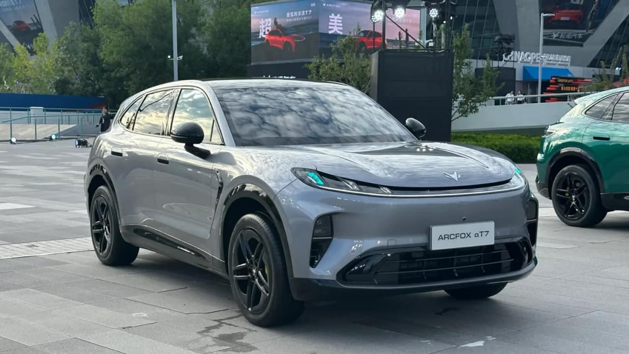 Arcfox Alpha T7 avtomobili bir soatda 30 ming buyurtma oldi