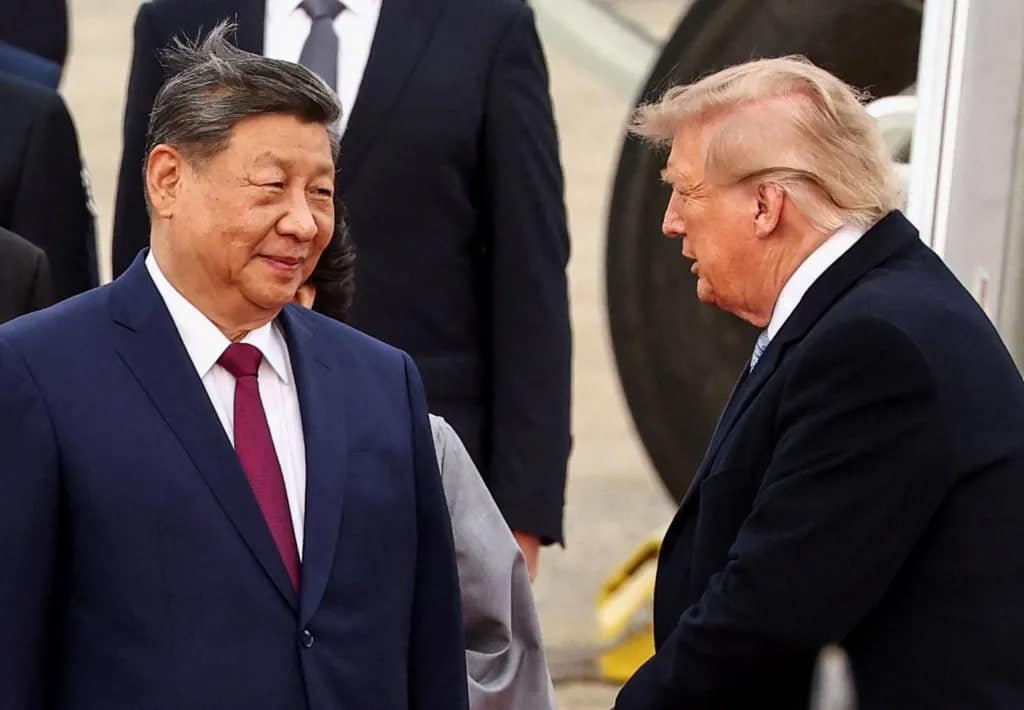 Donald Tramp Si Szinpinni Vashingtonda kutib oldi