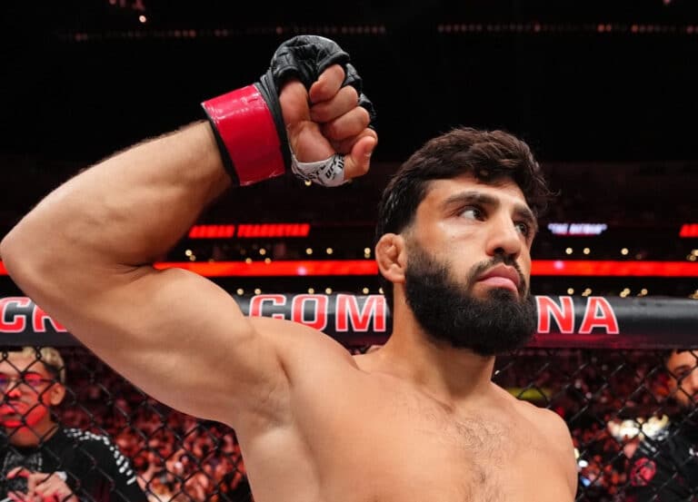 UFC yulduzi g‘alabadan keyin qo‘lda palov yedi — video