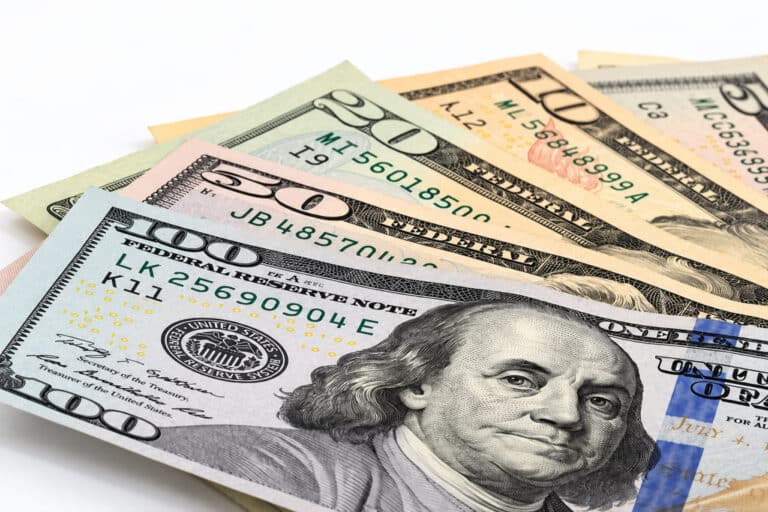 Dollar valyutasida pul saqlash qanchalik to‘g‘ri