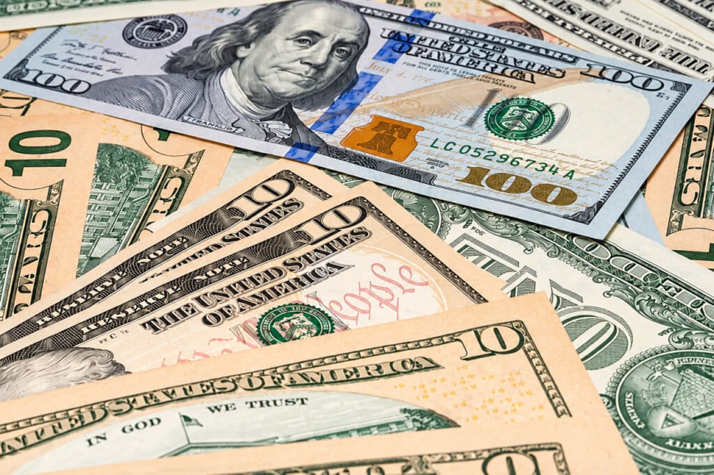Dollar oshdi: 26-sentabr uchun valyutalar kursi e’lon qilindi