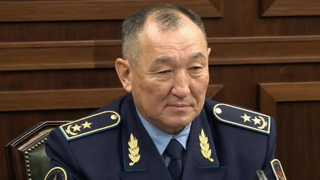 Qozog‘iston mudofaa vaziri Dauren Kosanov lavozimidan ozod etildi